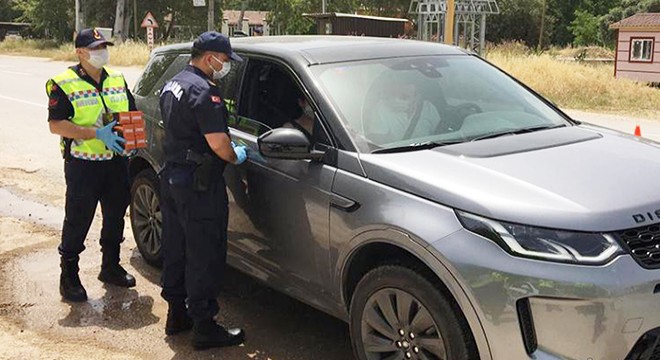 Jandarma, vatandaşların bayramını kutladı