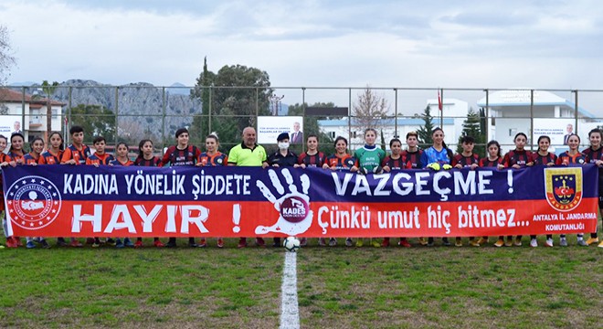 Jandarmadan 'Kadına Şiddete Hayır' pankartı