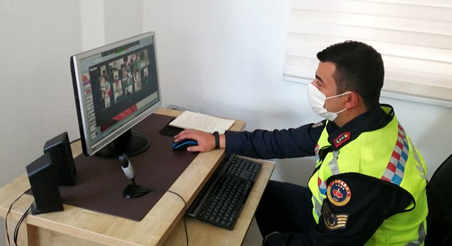 Jandarmadan çocuklara trafik eğitimi