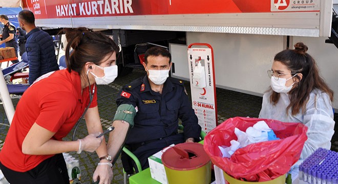 Jandarmadan kan bağışı