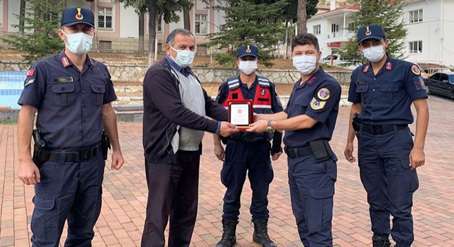 Jandarmadan, muhtarlara plaket