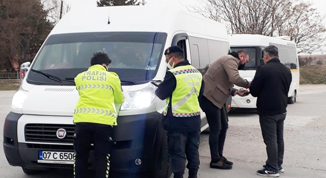 Jandarmadan servis araçlarına denetim