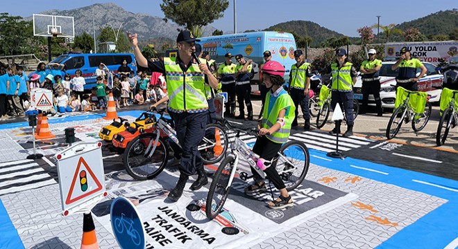 Jandarmadan Antalya da uygulamalı trafik eğitimi