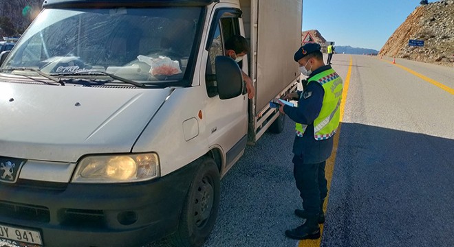 Jandarmadan kış lastiği denetimi