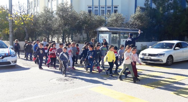 Jandarmadan miniklere trafik eğitimi