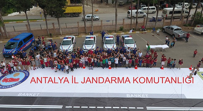 Jandarmadan öğrencilere trafik eğitimi