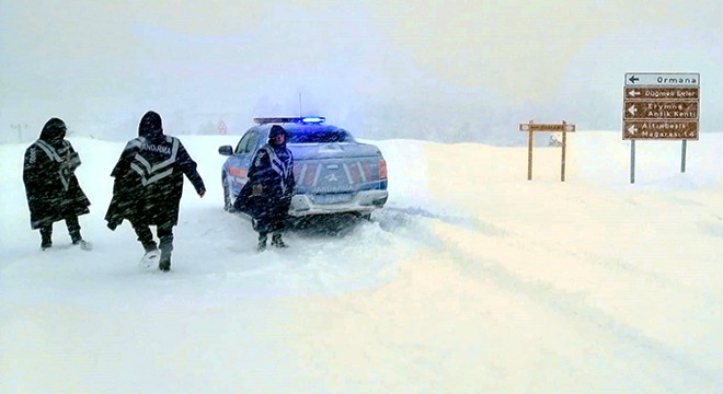 Jandarmanın 'olumsuz hava koşulu' mesaisi