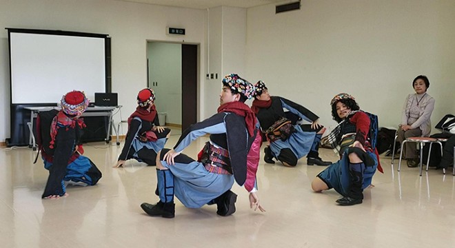Japon genç, Denizli'de öğrendiği zeybeği ülkesinde tanıtıyor