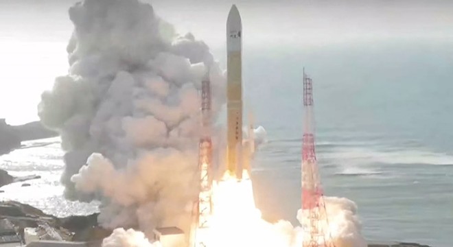 Japonya, yeni insansız kargo uzay aracını fırlattı