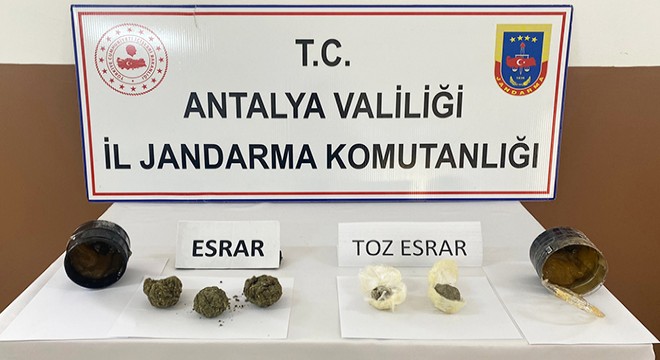 Jöle kutusundan 450 gram esrar çıktı