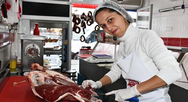 KOSGEB desteğiyle ilçenin ilk kadın kasabı oldu
