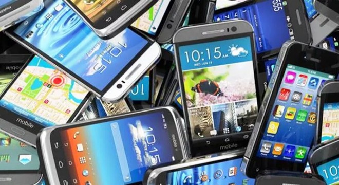 Kaçak cep telefonu ve sigara operasyonu: 4 gözaltı