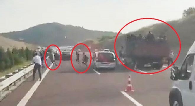 Kaçak göçmenler, kamyondan atlayıp ormana kaçtı