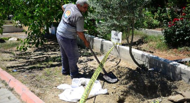 Kaçak mezardan boş kundak çıktı