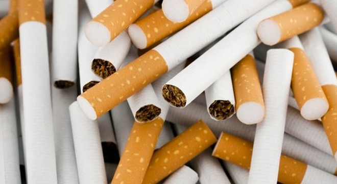 Kaçak sigara imalathanesine çevrilen eve operasyon