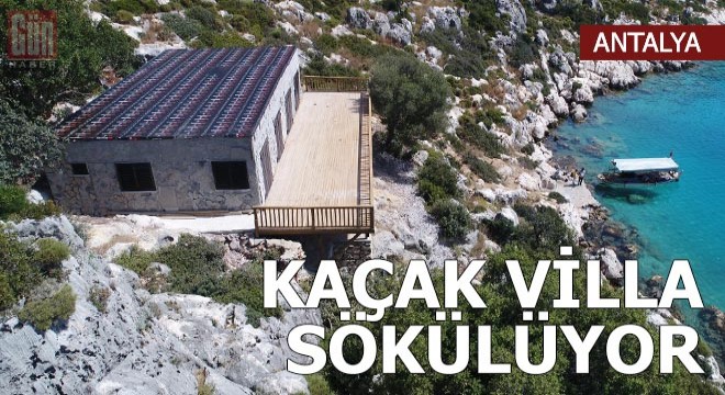 Kaçak villa, sahibi tarafından sökülüyor