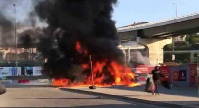 Kadıköy’de cip alev alev yandı