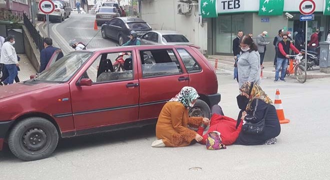 Kadın sürücü, çarptığı yaralı kadının başında ağladı