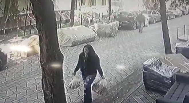 Kadın öğretmene saldırı kamerada