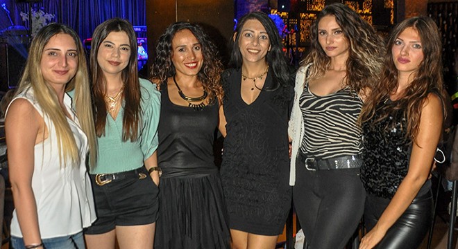 Kadınlar, Melek Mosso'ya hayran kaldı