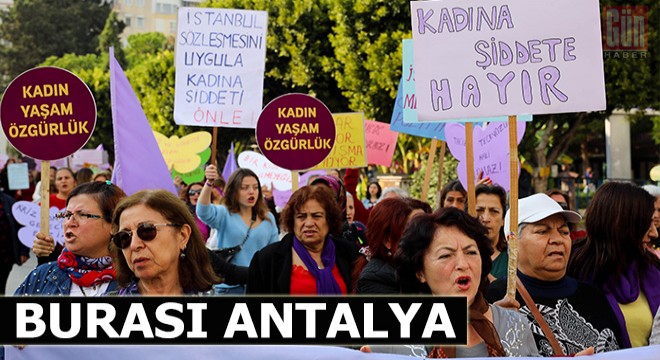 Kadınlar şiddete karşı yürüdü