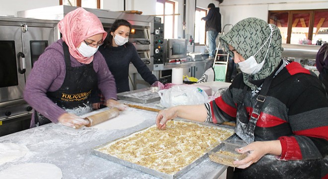 Kadınlar unlu mamul üretimine başladı