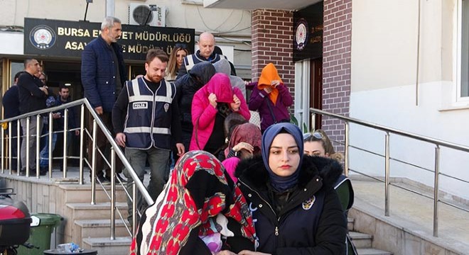 Kadınlara şifreli isim takan fuhuş çetesi çökertildi