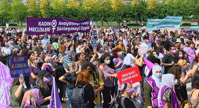 Kadınlardan İstanbul Sözleşmesi'nin kaldırılmasına protesto