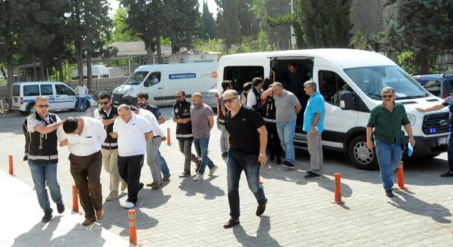 Kadınları gizli bölmelere saklayan şebeke çökertildi