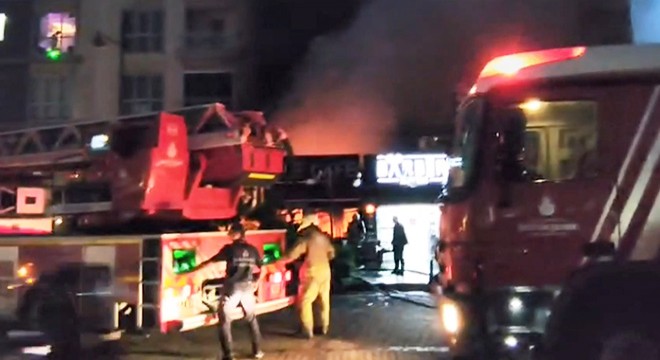 Kafe alev alev yandı