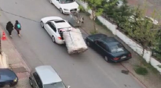 Kağıt toplayıcı çocuğa böyle yardım etti