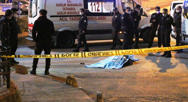 Kağıthane'de sokak ortasında intihar etti