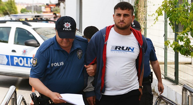 Kalaşnikofla yakalanıp, gazeteciye 'Seni vurmak için' dediler