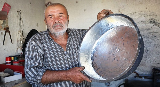 Kalaycı ustası, 68 yıllık mesleğini yaşatmaya çalışıyor