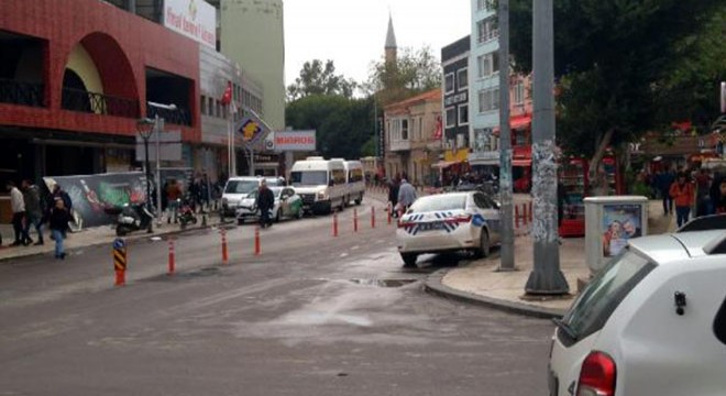 Kaldırıma park eden trafik polisine ceza