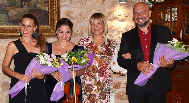 Kaleiçi'nde 'Konak Konserleri' devam ediyor