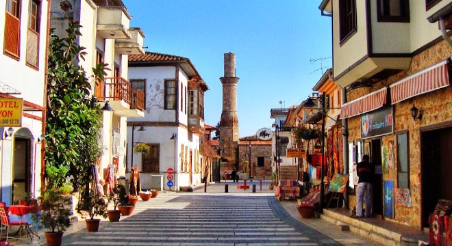 Kaleiçi'nde tarih canlanıyor