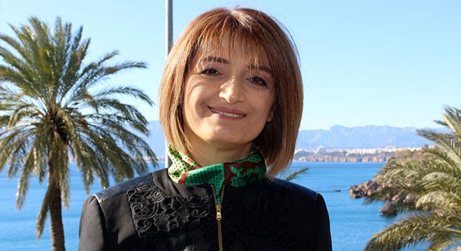 Kaleiçi Rotary Kulübü nden genç kızlara destek