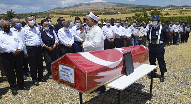 Kalp krizi geçiren Uzman Çavuş toprağa verildi