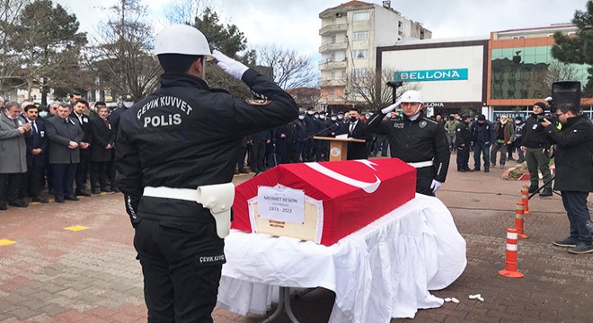 Kalp krizi geçiren polis memuru yaşamını yitirdi