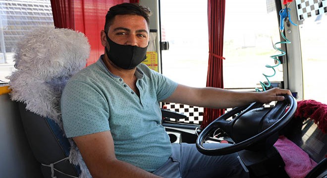 Kalp krizi geçiren yolcuyu hastaneye yetiştirdi