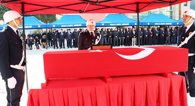 Polis memuru son yolculuğuna uğurlandı