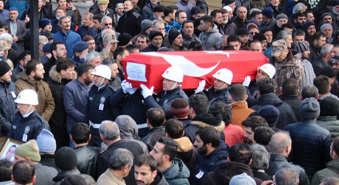 Kalp krizi geçiren polis memuru son yolculuğuna uğurlandı