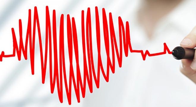 Kalp krizi geçiren yolcuyu şoför hastaneye yetiştirdi
