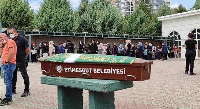 Kalp krizinden ölen liseli İrem, son yolculuğa uğurlandı