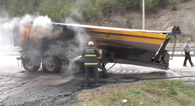 Kamyon damperinin lastikleri yandı