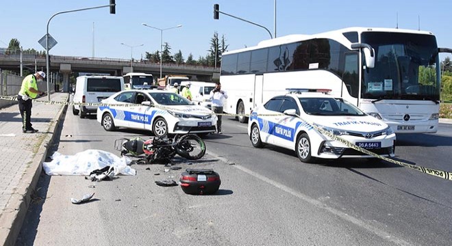Kamyona çarpan motosikletin sürücüsü hayatını kaybetti