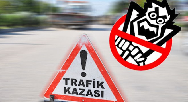 Kamyonet ile otomobil çarpıştı, yaya öldü