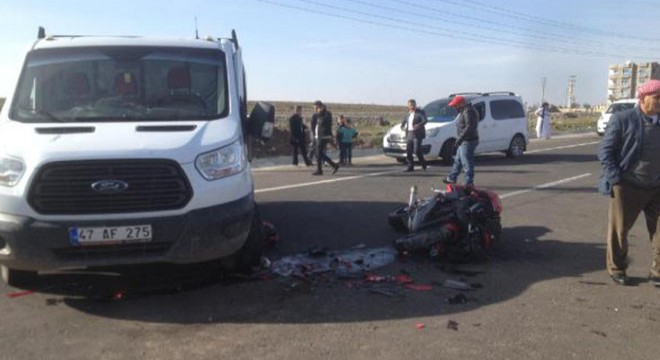 Kamyonetle çarpışan motosikletin sürücüsü öldü