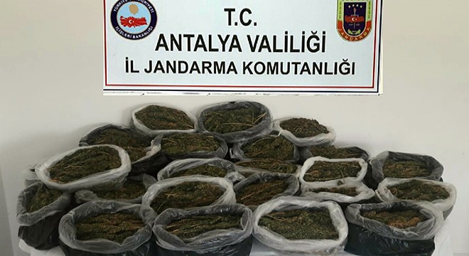 Kamyonetten 15 kilo uyuşturucu çıktı